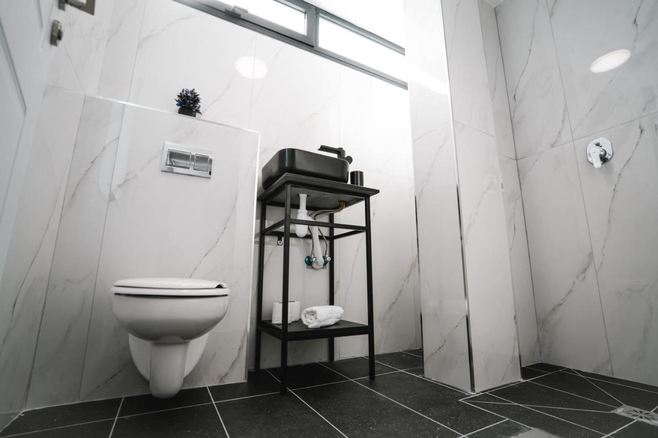 Unique Hotel Ashdod Esterno foto