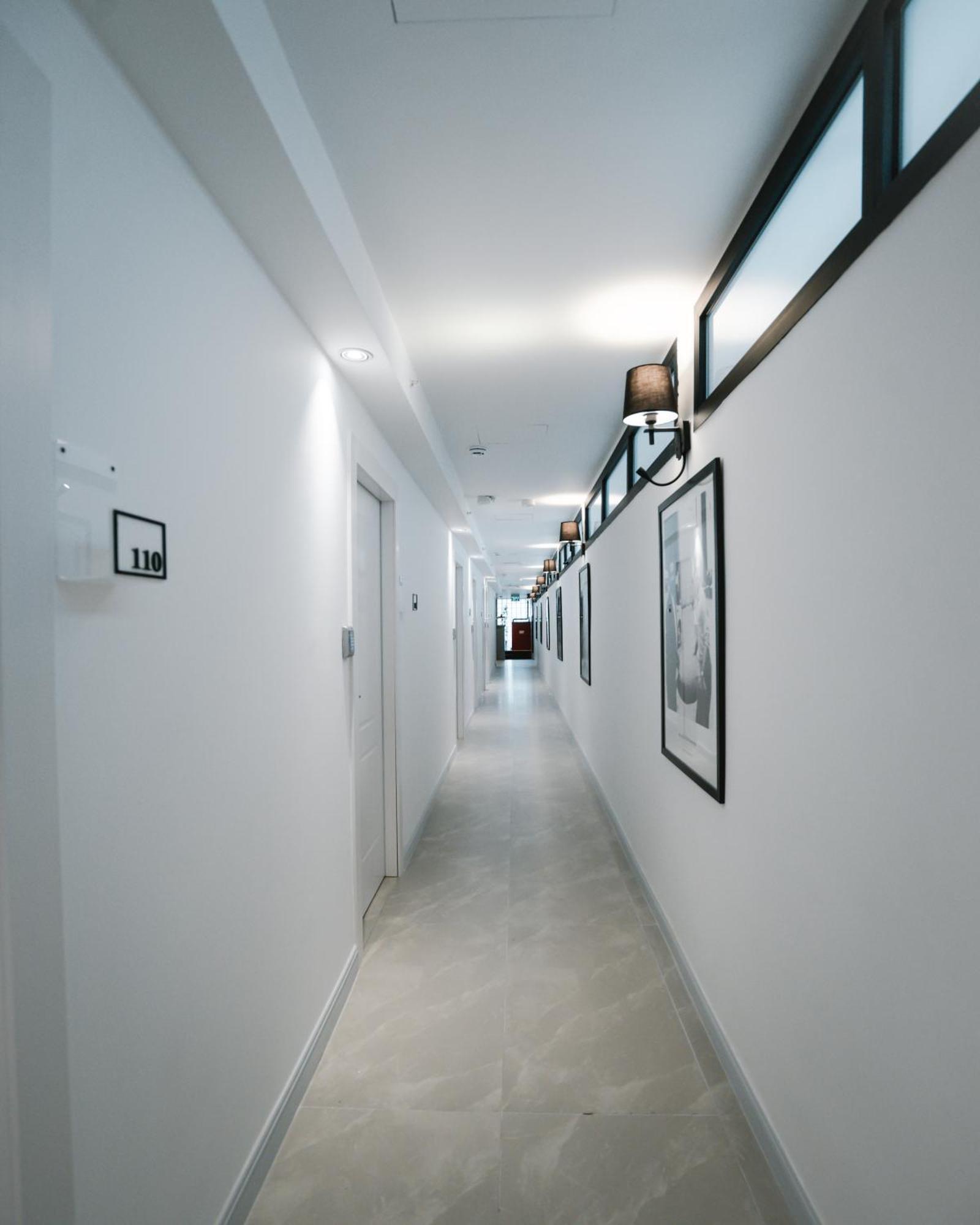 Unique Hotel Ashdod Esterno foto