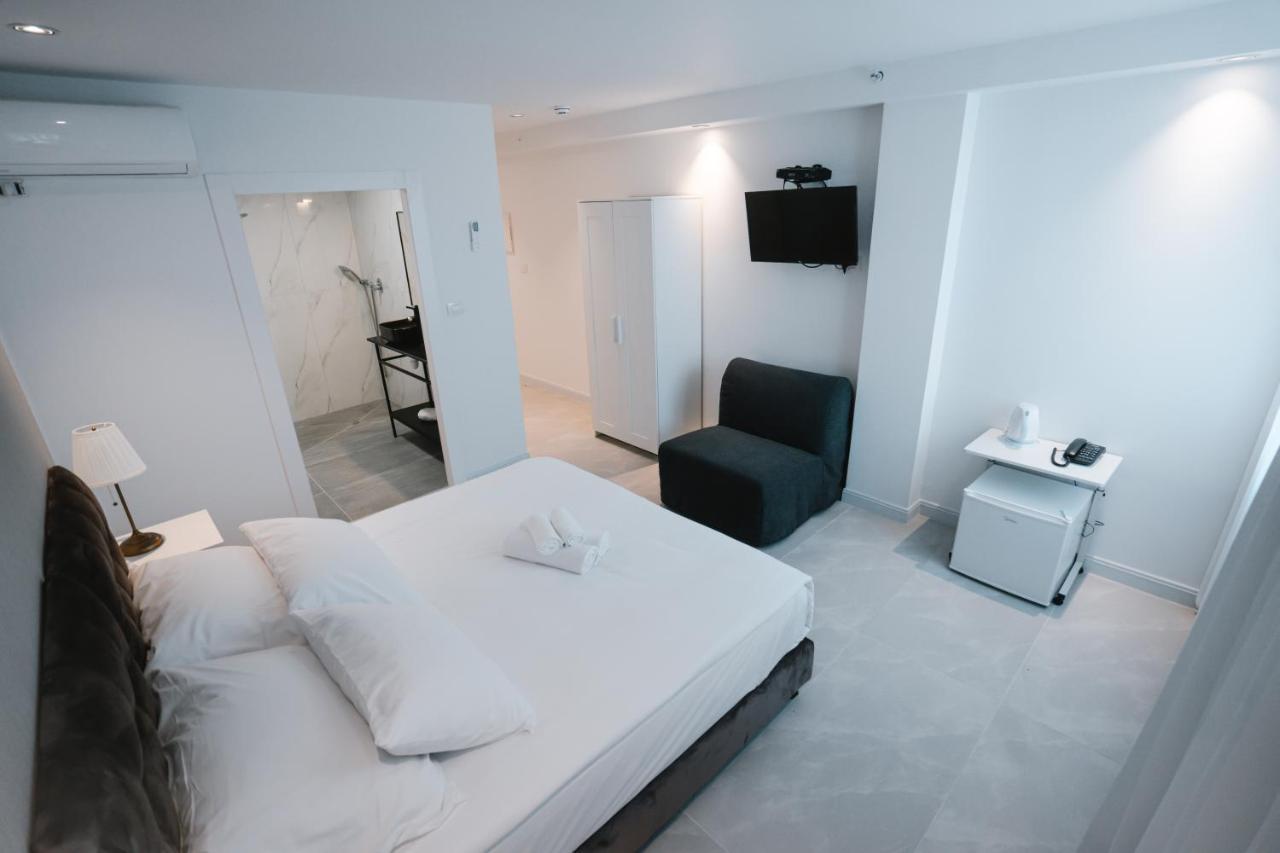 Unique Hotel Ashdod Esterno foto