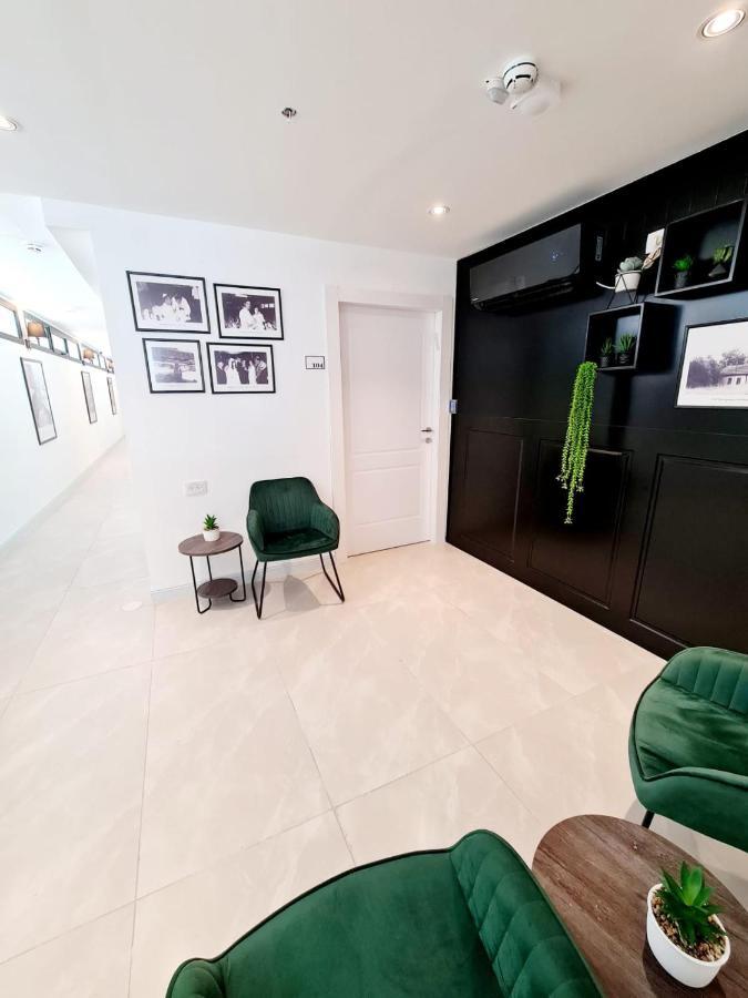 Unique Hotel Ashdod Esterno foto